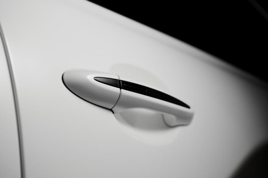  Jaguar XJ75 Platinum Concept 2010 года  (фото 19 из 26)